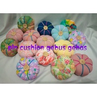 Handmade pin cushion/pin pin pillow/needle holder