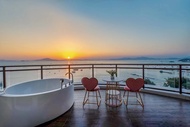 Vine·Byron Sunset Seaview Hotel (Vanke Shuangyue Bay Branch)