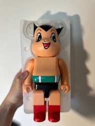 放 bearbrick 阿童木 400%