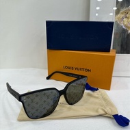 Louis Vuitton Logo裝飾 鏡框 墨鏡 黑色 板材加金屬 不規則形 太陽眼鏡 男款 全新