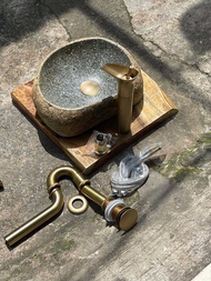 Bộ lavabo đá cuội ( Gồm : Chậu + vòi thác + xã)