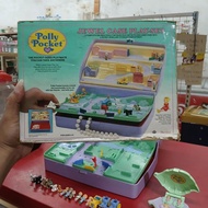 Polly pocket jewel case playset 1989, Polly pocket midge in her necklace 1990, Polly pocket earring 