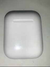 AirPods 盒左右耳included (左耳音量較大 Accessibility 較可平衡 )
