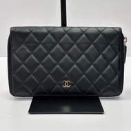 Chanel 黑色菱格紋拉鍊長銀包