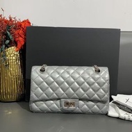 Chanel Chanel香奈兒2.55小號銀色牛皮銀扣雙蓋鏈條包，鐳射24開