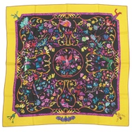 愛馬仕 Carre 90 “Pierres d'Orient et d'Occident” 絲巾，黑色、黃色和紫色，1879 年，品相極佳 [二手] 愛馬仕