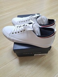 Tommy Hilfiger 小白鞋