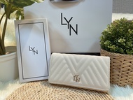 กระเป๋าสตางค์ Lyn 7.5 นิ้ว