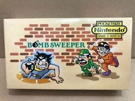 （絕版遊戲機 咭片機系列）全新罕有 80年代 日本製 懷舊絕版 Nintendo 任天堂 game and watch 系列 任天堂 Color Screen 咭片機 遊戲機 系列 Super Mario Bros 孖寶兄弟 經典 炸彈人 Bomb sweeper 雙面機 豪華盒裝 全套（內藏遊戲、報時及響鬧功能）