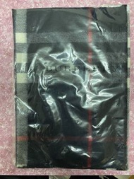 Burberry 格紋羊絨圍巾