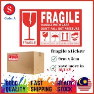 (CODE A) Sticker 9x5cm Fragile Sticker Label Box Parcel Bag Stiker Pelekat Mudah Pecah Kotak Warning Label Printer Kotak