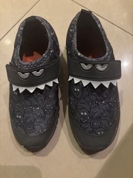 Bibi 鯊魚造型發光童裝鞋