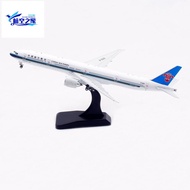 AViation 1/400 China Southern Airlines B777-300ER B-2029 Alloy Airliner Model