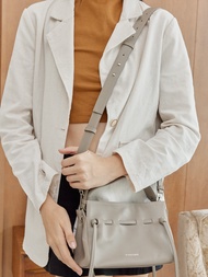 กระเป๋าหนังแท้ กระเป๋าสะพายผู้หญิงหนังเรียบนุ่ม mini Wendy Marroque in Taupe.