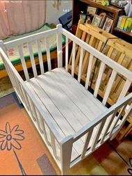 WHITE WOOD CRIB/KUNA FOR BABY