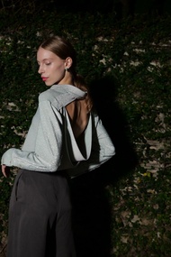 [FAFALU Gigi Shirt] Gigi Shirt - เสื้อเชิ้ตผ้าglitter ด้านหลังจะเป็นผ้าถ่วงเปิดหลัง เปรี้ยวเบาๆ (Pre