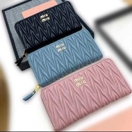 💜正品現貨Miumiu繆繆 拉鏈羊皮 長款錢包 long wallet 卡包 證件包 零錢包 Gift box, card holder, certificate bag, coin purse