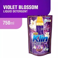 Soklin deterjen cair violet blossom 750ml