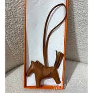 Hermes 金棕色小馬 PM Size 