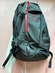 Arcteryx Arro 22 backpack (black red)