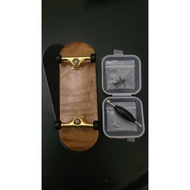 "Hey Brown" Fingerboard - Brownish Black Complete Fingerboard 32mm/34mm - Golden truck