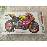 Tamiya 14097 Honda rc211v Sunflower Rossi 03 Valencia Station 1/12 Brand New Unopened Box Plates Res