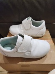 返學鞋
