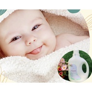 NƯỚC GIẶT XẢ QUẦN ÁO BÉ BLUE CAN 2 LÍT