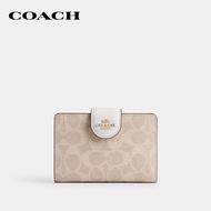 COACH กระเป๋าสตางค์ผู้หญิงรุ่น Medium Corner Zip Wallet In Signature Canvas CW786 IMXDM สีครีม