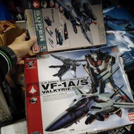超時空要塞 MACROSS VALKYRIE VF1S 紅 BANDAI 有林明美 1/72
