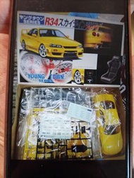 YOUNG TOWN NISSAN SKYLINE R34 FUJIMI 1/24
