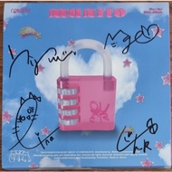 [Official] QWER - 1st Mini Album [MANITO] (Singed Ver. )