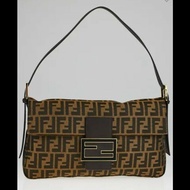 FENDI Maxi 法棍包