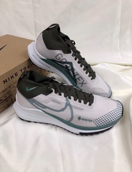 Nike Pegasus Trail 4 Gore-Tex 防水透氣越野跑鞋 白色與綠色