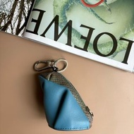 ::LOEWE:: 蟒蛇皮拼接皮革 藍色青蛙造型 吊飾 零錢包