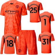 Goalkeeper uniform: 25th number Donnarumma, 31st number Ederson, 1st number Trafford. Orange short-s