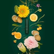 Visage Super serum 神經美容功效這款精華液旨在透過使用精心挑選的植物源分子（稱為“THREE's Miracle Elixir”）來支持這種皮膚與大腦的連接，它有助於優化皮膚外觀，促