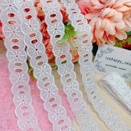 Lace Embroidered Can Insert Ribbon White Width 2.2 Cm.