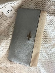Coach 粉藍、白色銀包👛baby blue & white wallet