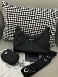 Brand new PRADA hobo bag 三合一 男女通用款 月牙腋下包 手袋 黑色