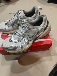 ：Nike V2K 復古跑鞋 us11 二手 台灣公司貨 九成