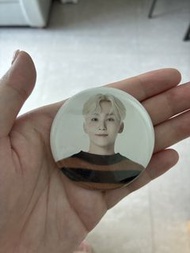 SEVENTEEN seungkwan 襟章