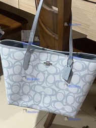 全新COACH City33托特包冰藍色奶油白老花經典款