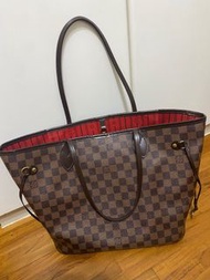 Lv never full MM 約9成新 經典棋盤格