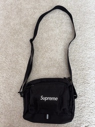 Supreme black shoulder bag  斜孭袋