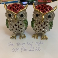 2 metal lucky owls with stones