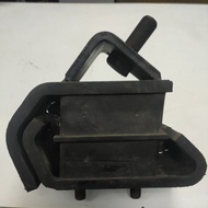 FUSO FV413 FV515 8DC9  engine mounting FRONT *ME062358