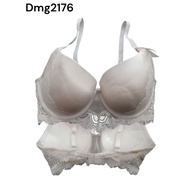 E Dmg2176 branded bra foam underwire bra Rijeck stain size 30F