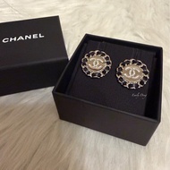 Chanel 圓形皮穿鏈耳環
