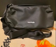 Topologie 黑色斜孭袋